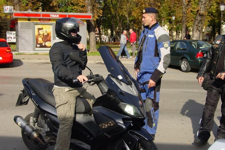 Slika /PU_VS/Akcije/bikeri na cesti/DSC03423.JPG